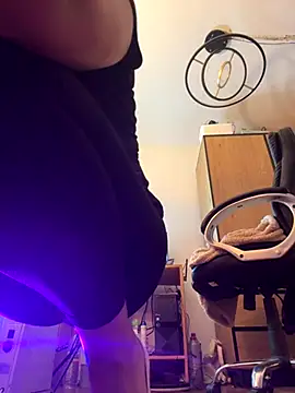 sofiah  online show from 2, 12, 2025