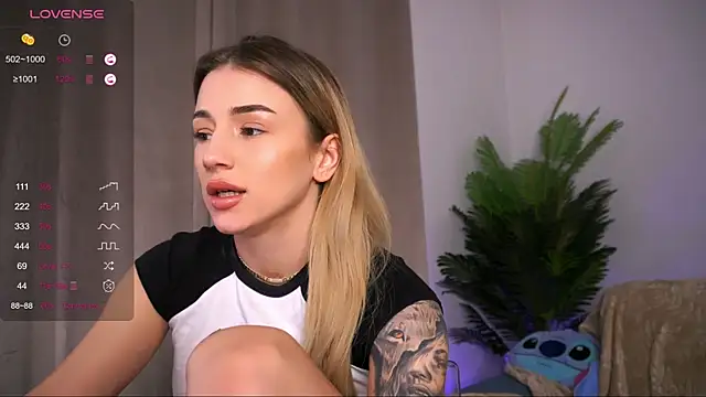 AishaCarter online show from 12, 2, 2025