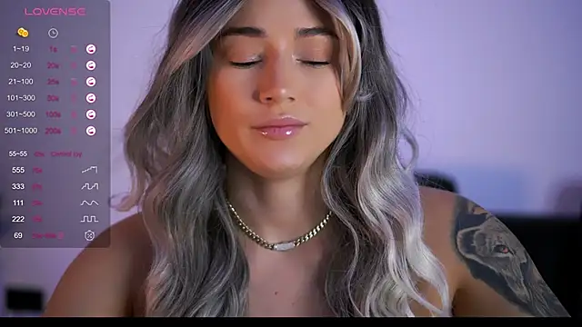 AishaCarter online show from 10, 9, 2025