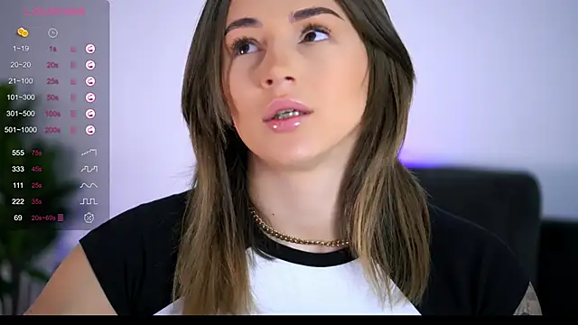 AishaCarter online show from 16, 9, 2025