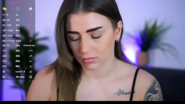 AishaCarter online show from 11, 10, 2025