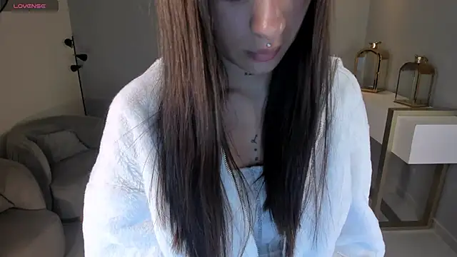 AlessiaCorleone  online show from 26, 2, 2025