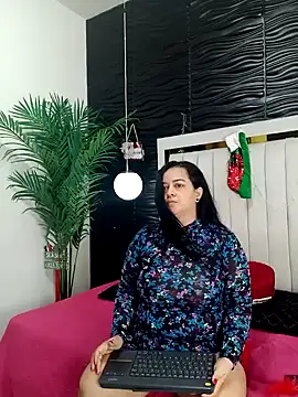 Snapshot of lucia_vonne_ chatting on 23, 12, 2024 lucia vonne online show from 23, 12, 2024