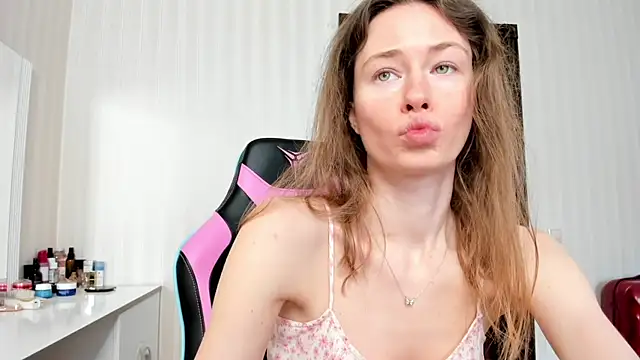 ooksiiii online show from 11, 4, 2026