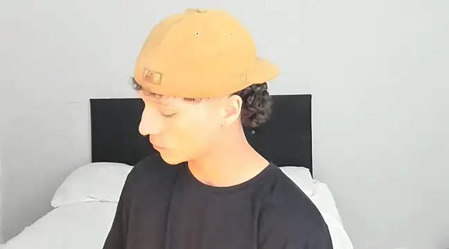 Snapshot of angelcortes chatting on 8, 3, 2025 angelcortes online show from 8, 3, 2025