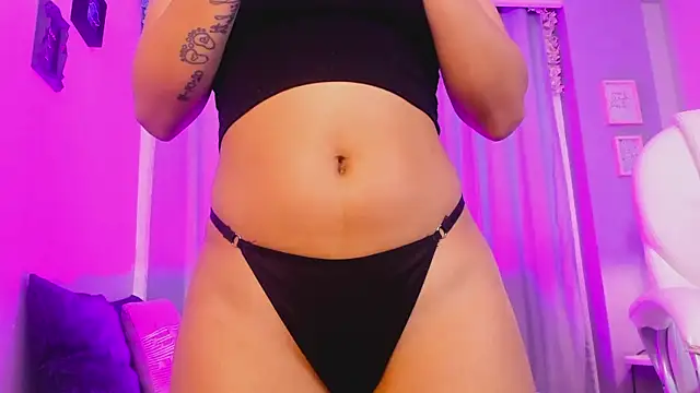 CoralineRicce  online show from 12, 12, 2024