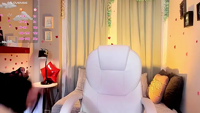 CoralineRicce  online show from 15, 3, 2025