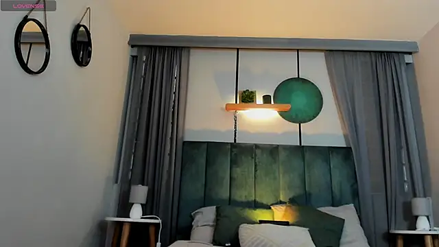 CoralineRicce  online show from 21, 11, 2025