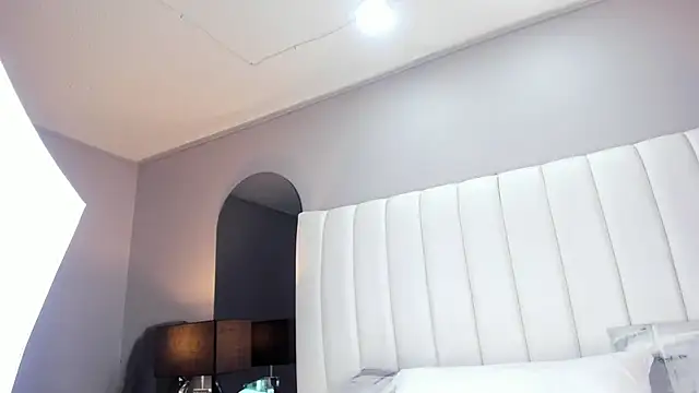 MelanieKlaus online show from 9, 2, 2025