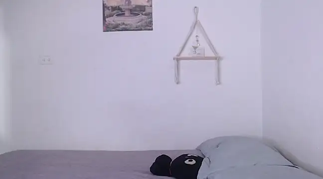 yungelitamor  online show from 6, 2, 2025