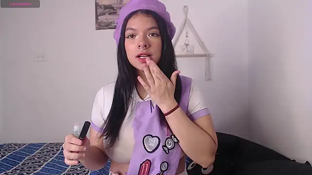 yungelitamor  online show from 27, 2, 2025