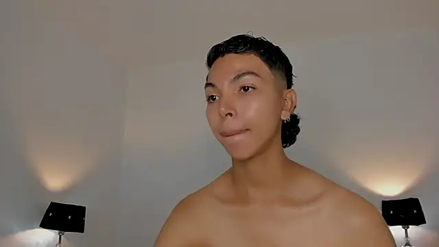 Snapshot of xhenisa_ chatting on 11, 1, 2026 xhenisa online show from 11, 1, 2026