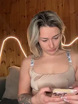 petrouchkaaa  online show from 1, 2, 2026