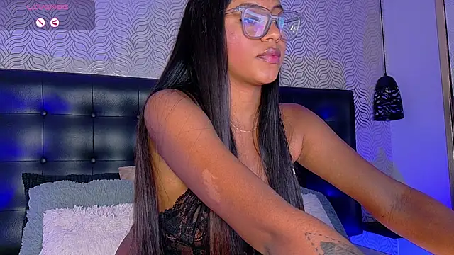 charlotteeruss online show from 17, 3, 2025