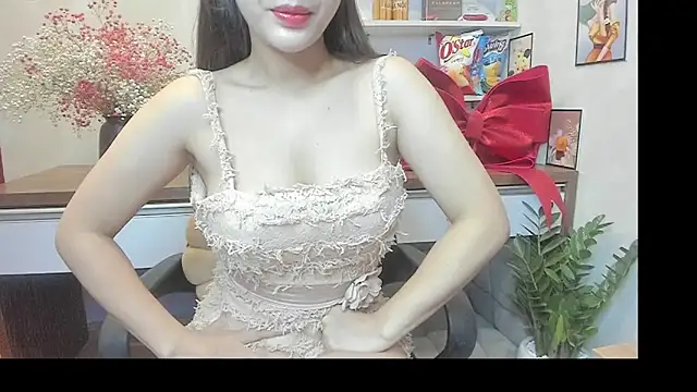 Snapshot of Mimini- chatting on 2, 3, 2025 Mimini- online show from 2, 3, 2025