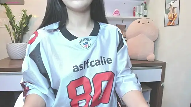 Snapshot of Mimini- chatting on 11, 10, 2025 Mimini- online show from 11, 10, 2025