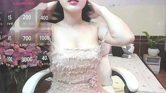 Snapshot of Mimini- chatting on 8, 11, 2025 Mimini- online show from 8, 11, 2025