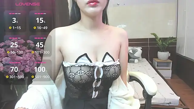 Snapshot of Mimini- chatting on 10, 11, 2025 Mimini- online show from 10, 11, 2025