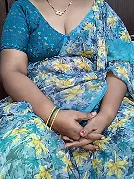 Snapshot of yours-kavaya chatting on 17, 10, 2025 yours-kavaya online show from 17, 10, 2025