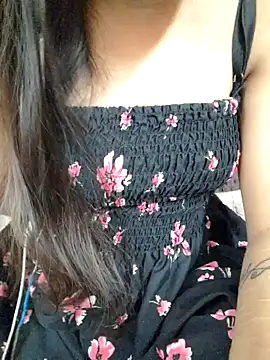 Snapshot of Roshni_98 chatting on 10, 2, 2025 Roshni 98 online show from 10, 2, 2025