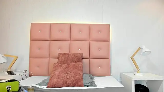 lhiamfit online show from 4, 12, 2025