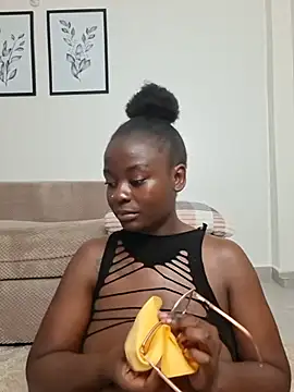 Snapshot of hornycreamybabe chatting on 3, 8, 2026 hornycreamybabe online show from 3, 8, 2026