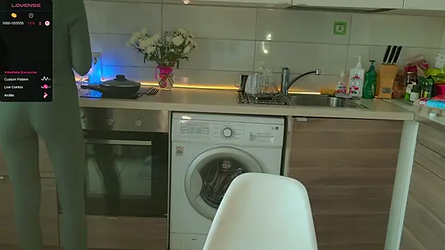 Snapshot of MissLovex chatting on 10, 9, 2025 MissLovex online show from 10, 9, 2025