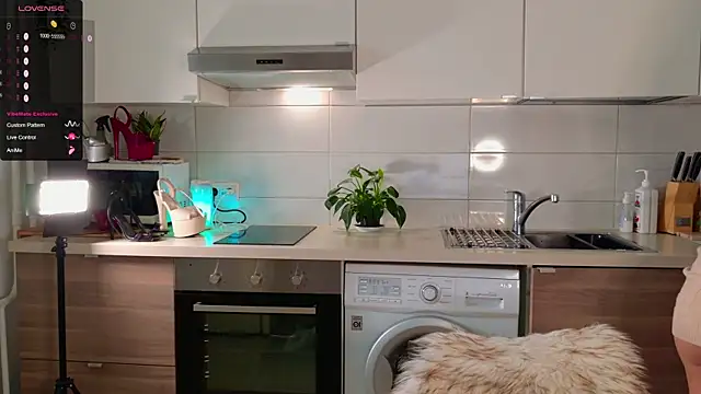 Snapshot of MissLovex chatting on 7, 10, 2025 MissLovex online show from 7, 10, 2025