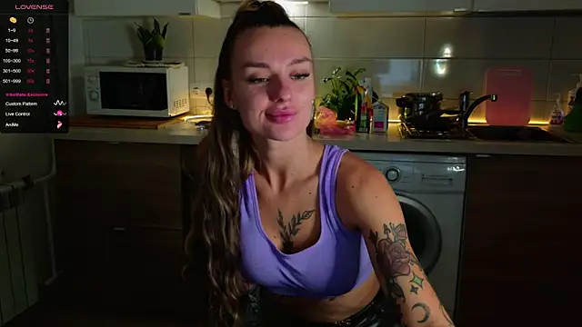 Snapshot of MissLovex chatting on 27, 10, 2025 MissLovex online show from 27, 10, 2025