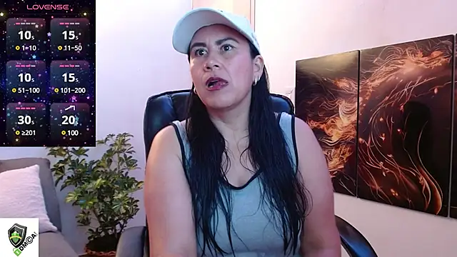 Snapshot of amalia_brunette chatting on 3, 3, 2025 amalia brunette online show from 3, 3, 2025