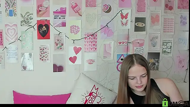 Snapshot of little_radiant_sun chatting on 31, 10, 2025 little radiant sun online show from 31, 10, 2025