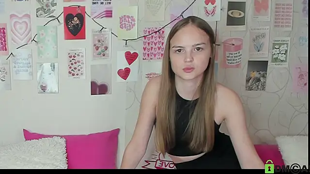 Snapshot of little_radiant_sun chatting on 17, 11, 2025 little radiant sun online show from 17, 11, 2025