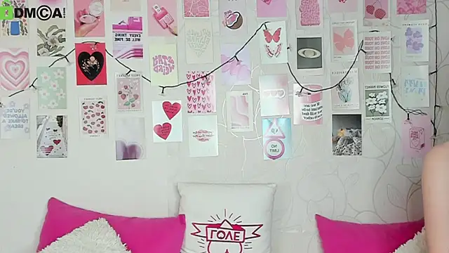 Snapshot of little_radiant_sun chatting on 30, 11, 2025 little radiant sun online show from 30, 11, 2025