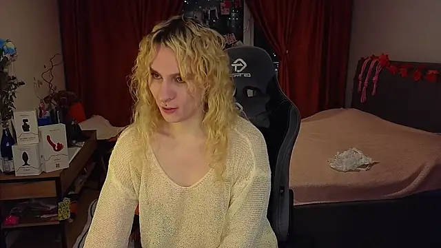 Snapshot of Lori_Myaf chatting on 18, 12, 2024 Lori Myaf online show from 18, 12, 2024