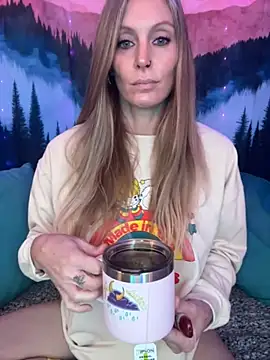 ItsDanniG online show from 30, 10, 2025