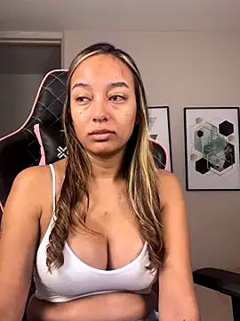 DianaHopson online show from 13, 9, 2025