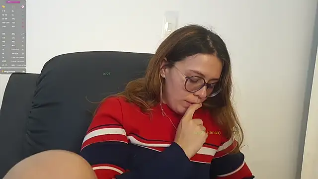 Snapshot of irinasweet27 chatting on 8, 2, 2025 irinasweet27 online show from 8, 2, 2025