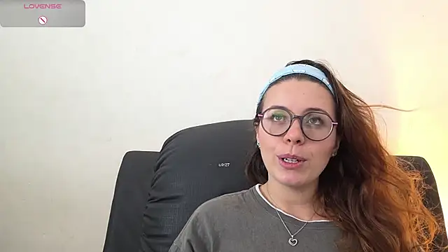 Snapshot of irinasweet27 chatting on 10, 9, 2025 irinasweet27 online show from 10, 9, 2025