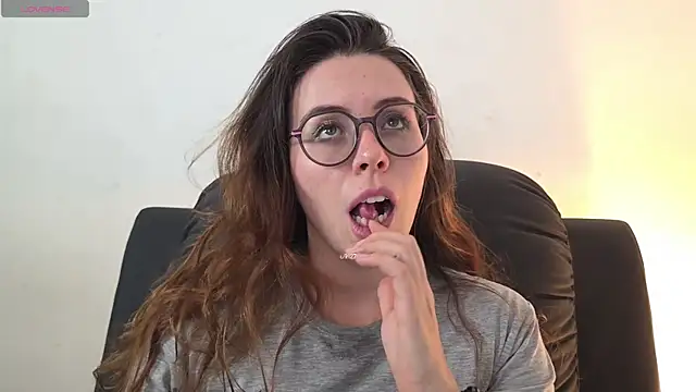 Snapshot of irinasweet27 chatting on 14, 9, 2025 irinasweet27 online show from 14, 9, 2025