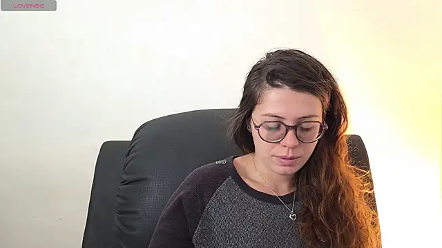 Snapshot of irinasweet27 chatting on 18, 9, 2025 irinasweet27 online show from 18, 9, 2025