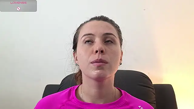 Snapshot of irinasweet27 chatting on 19, 9, 2025 irinasweet27 online show from 19, 9, 2025