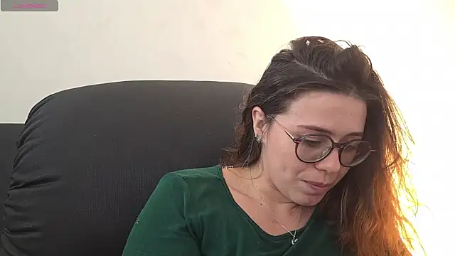 Snapshot of irinasweet27 chatting on 3, 10, 2025 irinasweet27 online show from 3, 10, 2025