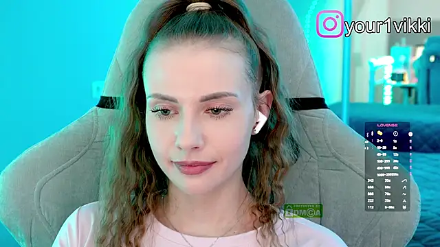 Snapshot of Vikki_Cheese chatting on 12, 11, 2025 Vikki Cheese online show from 12, 11, 2025