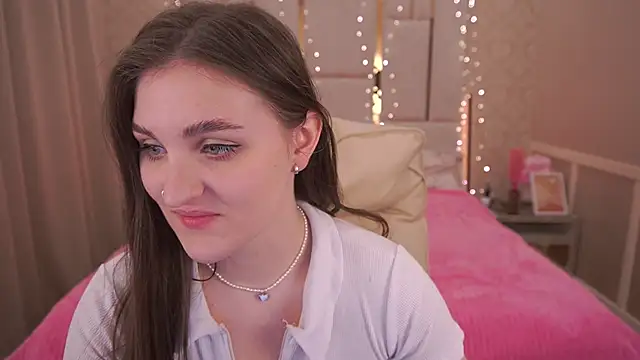 EmmyCharmm online show from 15, 9, 2025