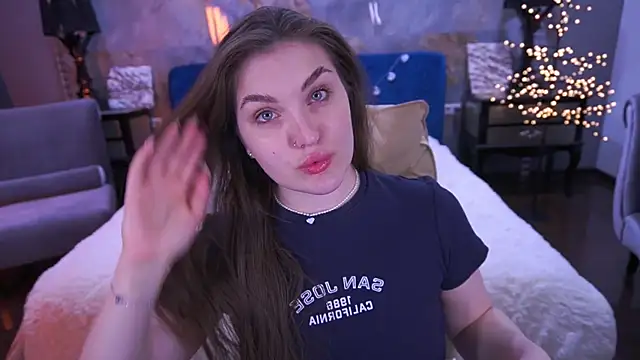 EmmyCharmm online show from 8, 4, 2026