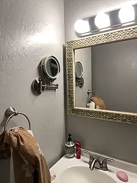 demonslayerr999 online show from 2, 12, 2024