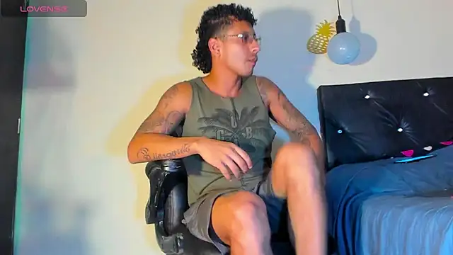 Snapshot of FuckHardlove chatting on 29, 12, 2024 FuckHardlove online show from 29, 12, 2024