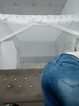 I AM NOT A SLUT online show from 5, 3, 2025