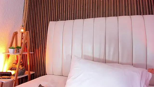 SaraRiley online show from 24, 2, 2026