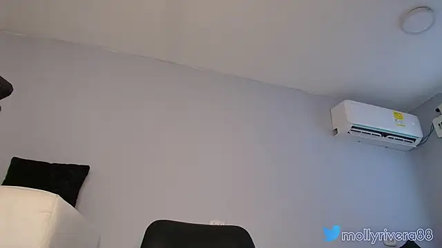 mollyrivera online show from 8, 9, 2025